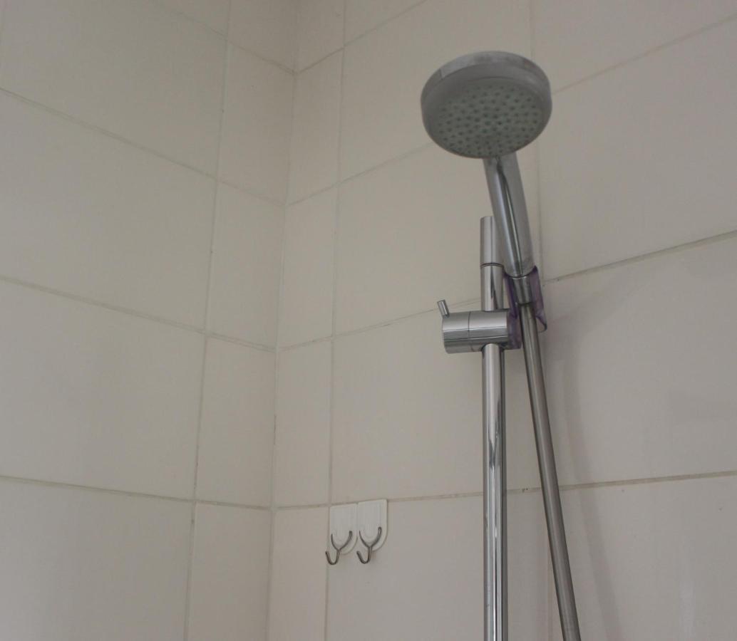 ווינדהוק Abigail'S Studio Apartment @ Trift Tower מראה חיצוני תמונה