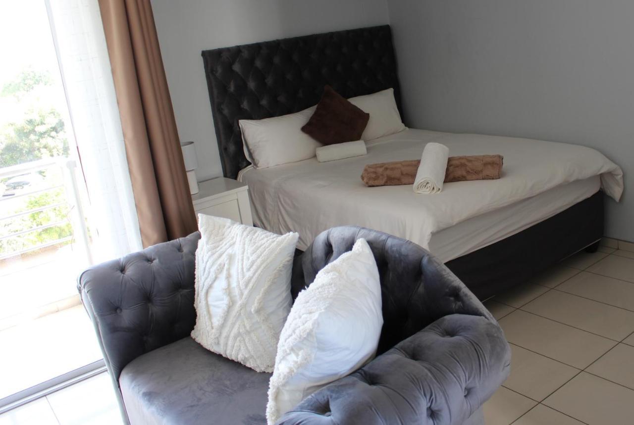ווינדהוק Abigail'S Studio Apartment @ Trift Tower מראה חיצוני תמונה